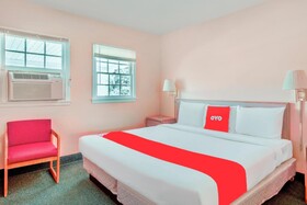 Hotel Durham West Hills by OYO Rooms