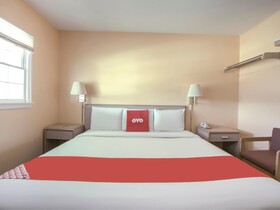 Hotel Durham West Hills by OYO Rooms
