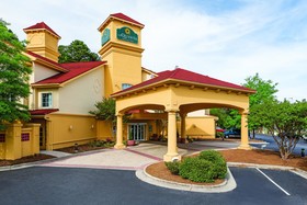La Quinta Inn & Suites by Wyndham Univ Area Chapel Hill