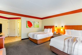 La Quinta Inn & Suites by Wyndham Raleigh/Durham Southpoint