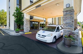 Comfort Inn & Suites Durham near Duke University