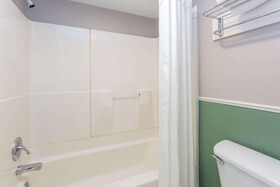 Super 8 by Wyndham Durham/University Area NC