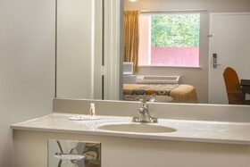 Super 8 by Wyndham Durham/University Area NC