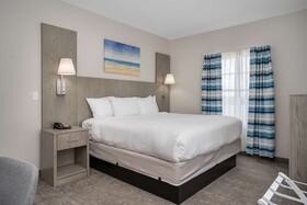 Lighthouse Inn & Suites