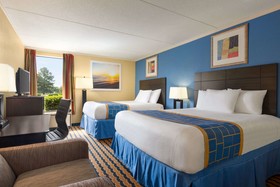 Days Inn & Suites by Wyndham Fort Bragg/Cross Creek Mall