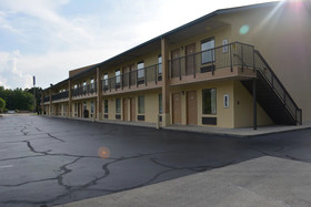 Deluxe Inn Fayetteville