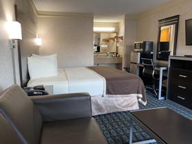 Deluxe Inn Fayetteville