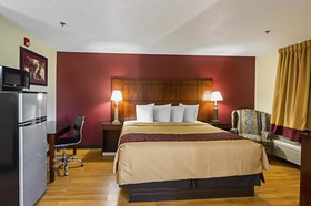 Red Roof Inn & Suites Fayetteville-Fort Bragg