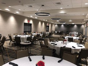 Holiday Inn & Suites Fayetteville W-Fort Bragg Area