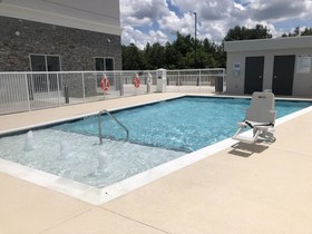 Holiday Inn & Suites Fayetteville W-Fort Bragg Area