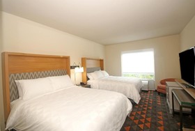 Holiday Inn & Suites Fayetteville W-Fort Bragg Area