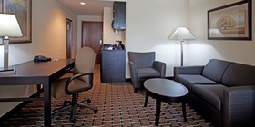 Holiday Inn Express Hotel & Suites Hope Mills-Fayetteville Airpot