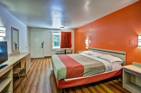 Travelodge by Wyndham Fayetteville