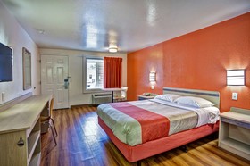 Travelodge by Wyndham Fayetteville