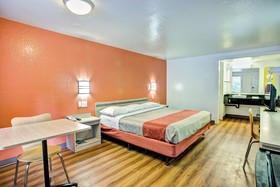 Travelodge by Wyndham Fayetteville