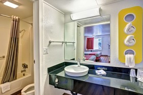 Travelodge by Wyndham Fayetteville