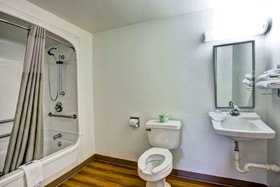 Travelodge by Wyndham Fayetteville