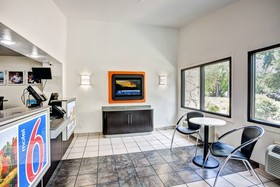 Travelodge by Wyndham Fayetteville