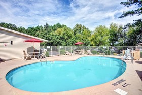 Travelodge by Wyndham Fayetteville