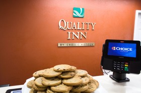 La Quinta Inn & Suites by Wyndham Fayetteville I-95