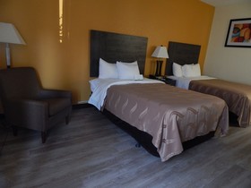 La Quinta Inn & Suites by Wyndham Fayetteville I-95