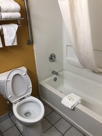 La Quinta Inn & Suites by Wyndham Fayetteville I-95