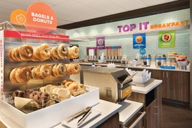 Tru By Hilton Fayetteville I 95