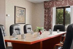 Cross Creek Inn & Suites