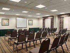 Cross Creek Inn & Suites