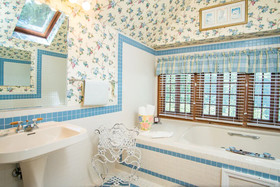 Highland Lake Inn & Resort - Flat Rock