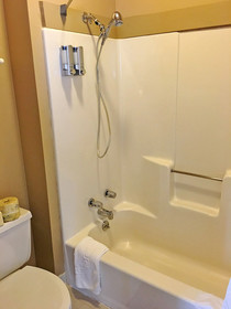Highland Lake Inn & Resort - Flat Rock