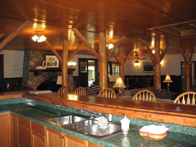 Highland Lake Inn & Resort - Flat Rock