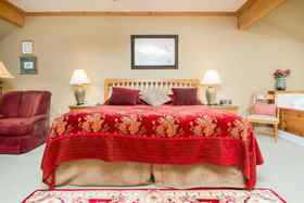 Highland Lake Inn & Resort - Flat Rock