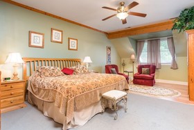 Highland Lake Inn & Resort - Flat Rock