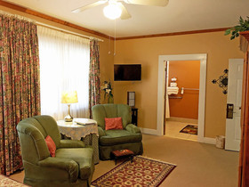 Highland Lake Inn & Resort - Flat Rock