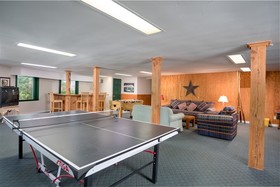 Highland Lake Inn & Resort - Flat Rock