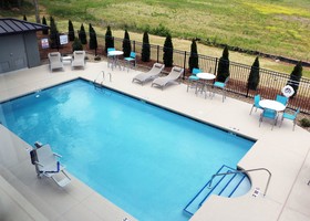 Holiday Inn Express & Suites Hendersonville SE - Flat Rock