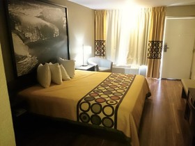 Super 8 by Wyndham Asheville Airport