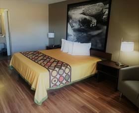 Super 8 by Wyndham Asheville Airport