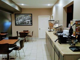 Super 8 by Wyndham Asheville Airport