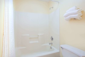 Baymont by Wyndham Forest City