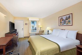 Baymont by Wyndham Forest City