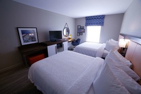 Hampton Inn & Suites Forest City
