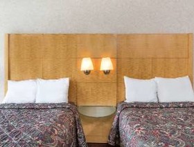 Days Inn by Wyndham Greensboro Airport