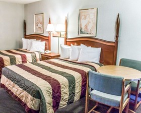 Econo Lodge & Suites