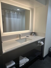 Four Points by Sheraton Greensboro Airport