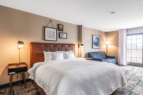 Four Points by Sheraton Greensboro Airport