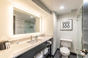 Four Points by Sheraton Greensboro Airport