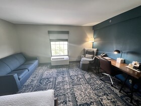 Four Points by Sheraton Greensboro Airport