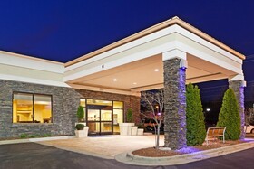 Holiday Inn Express Greensboro (I-40 @ Wendover)
